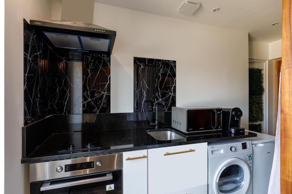 Proche Paris - Style Bali 350 M Gare Mantes Apartamento Exterior foto